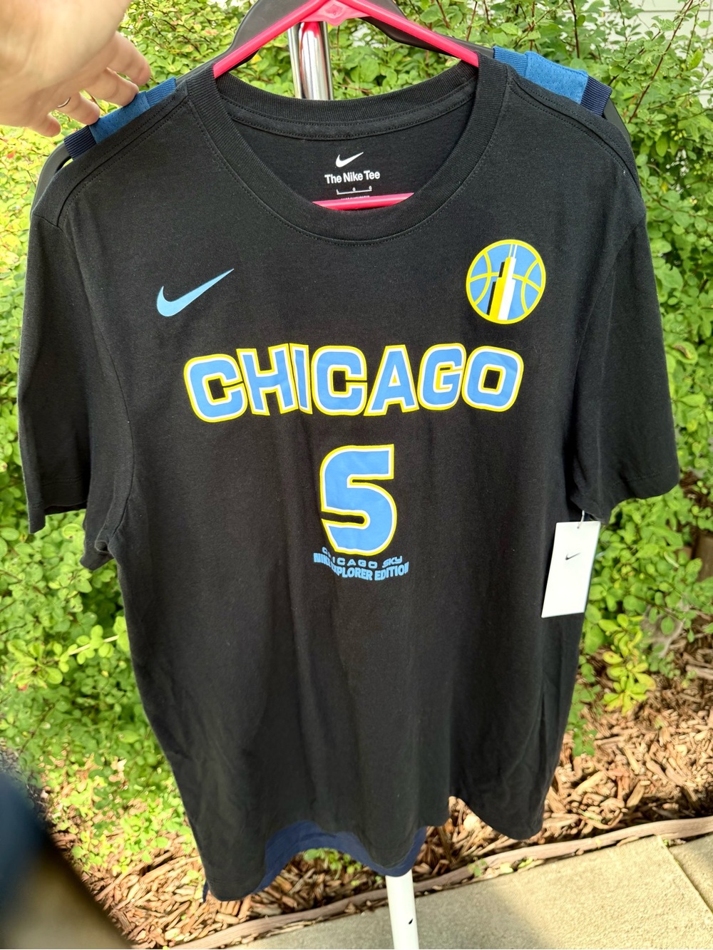 NEW Nike Angel Reese Basketball #5  t shirt graphic Tee Size Large